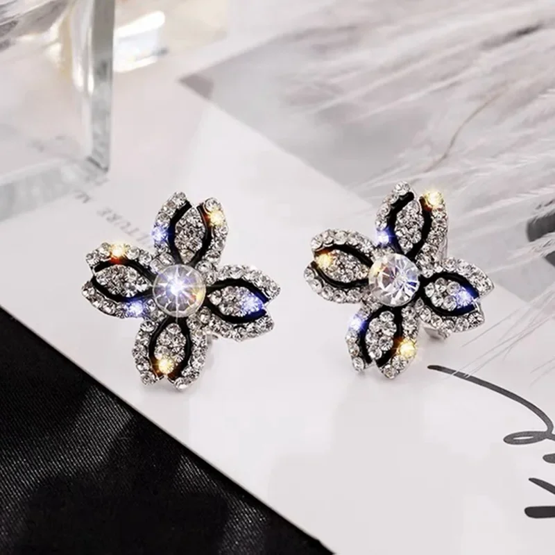 NEW Korean Luxury Rhinestone Flower Diamond Ins Internet Celebrity Black Line Fashion Temperament Versatile High-end Earrings