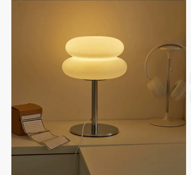 

Desktop small table lamp Bedroom decorative table lamp Bauhaus post-modern simple medieval night lamp