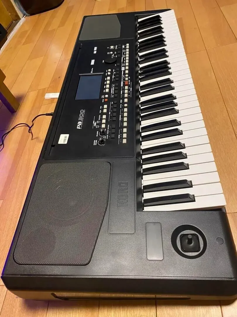 Korg PA300 Key Professional Arranger 61 Keys Electronic Keyboard Good GP
