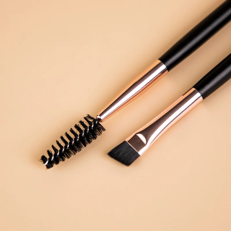 Einzelner Augenbrauenpinsel, der Augenbrauen fegt und die Wimpern kräuselt, abgewinkelter Augenbrauenpuderpinsel, Make-up-Pinsel, Schönheit auf Lager