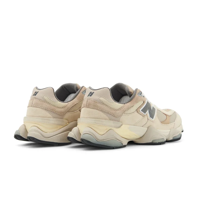 Couple\'s fashionable shoes are versatile, comfortable, mesh breathable, and casual dad shoes