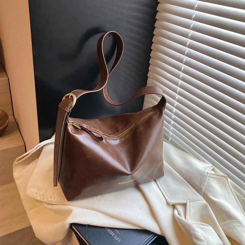 

Simple Casual Shopper Bag With Letter Logo And Large Capacity For Women Minimalist Trendy Style
