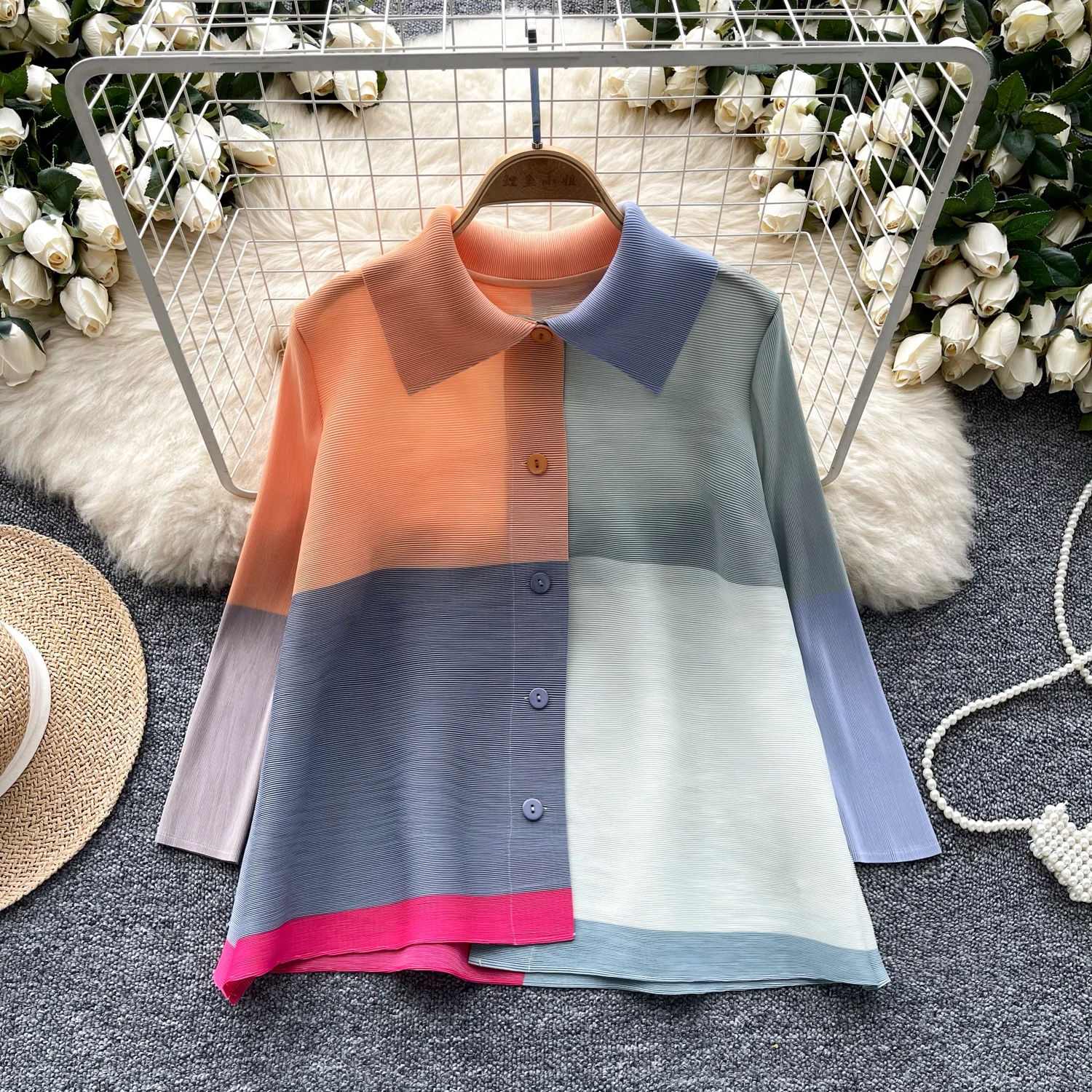 European Niche Top Shirt For Women Contrast Color Splicing Polo collar Long Sleeved Single Breasted Blouse Pressed Pleated Shirt