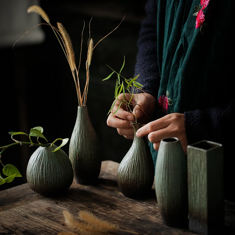 CHANSHOVA-Traditional Green Ceramic Flower Vase, Chinese Porcelain Tabletop Vases, Home Decor, Living Room Decoration, T006