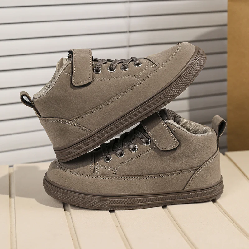 

2025 модные детские кроссовки для мальчиков и девочек, повседневная обувь для доски, высокие спортивные кроссовки для бега, детские ботинки, нескользящие баскетбольные ботинки, новинка