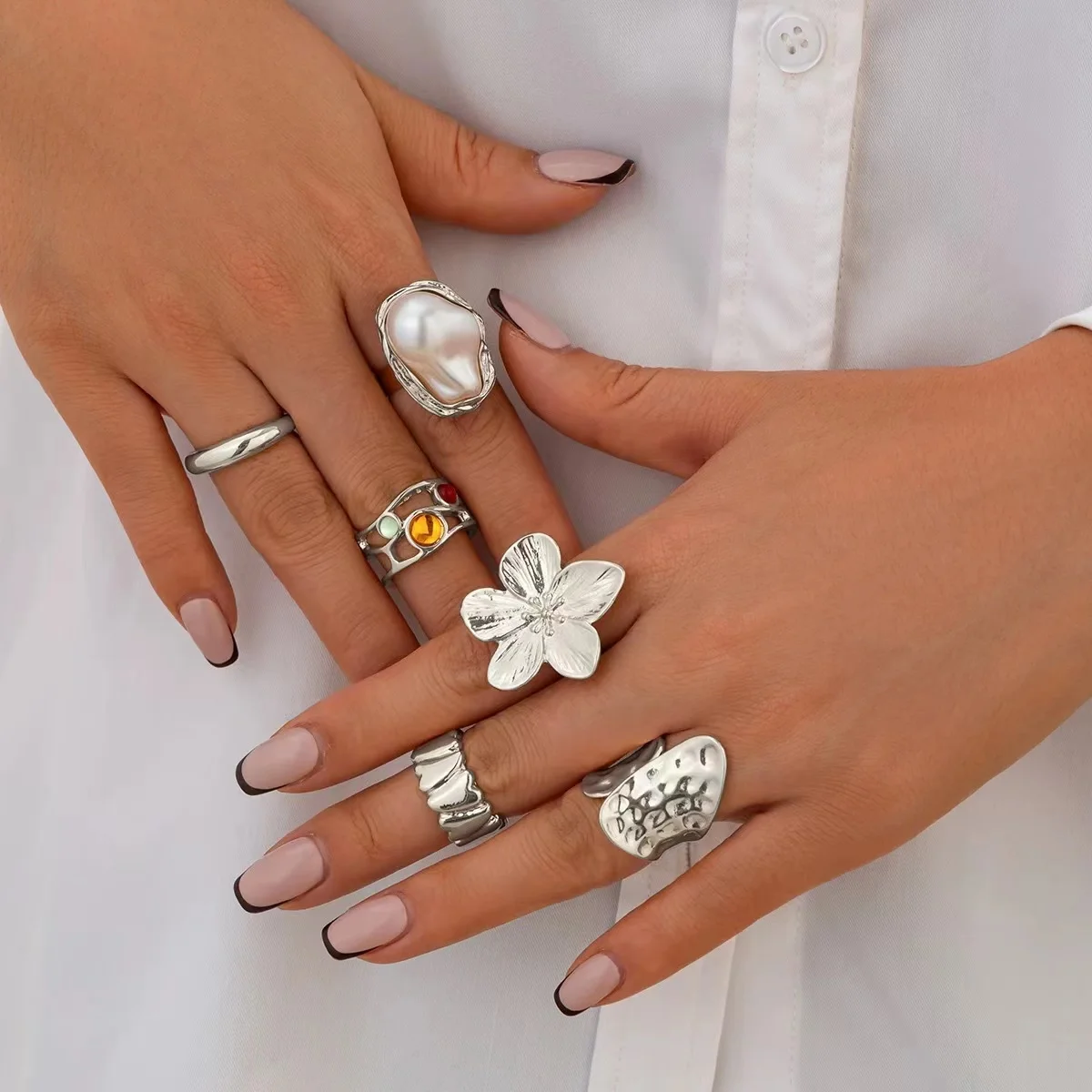 A New, Fashionable And Exaggerated Baroque imitation Pearl Retro Floral 6-piece Open Women's Ring set From Europe And America, S image 4
