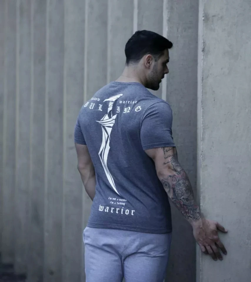 الصيف الرجال رياضة العضلات كمال الاجسام القطن الرياضة صالح اللياقة البدنية تي شيرت غير رسمي المحملة القمم Harajuku تي شيرت الرجال