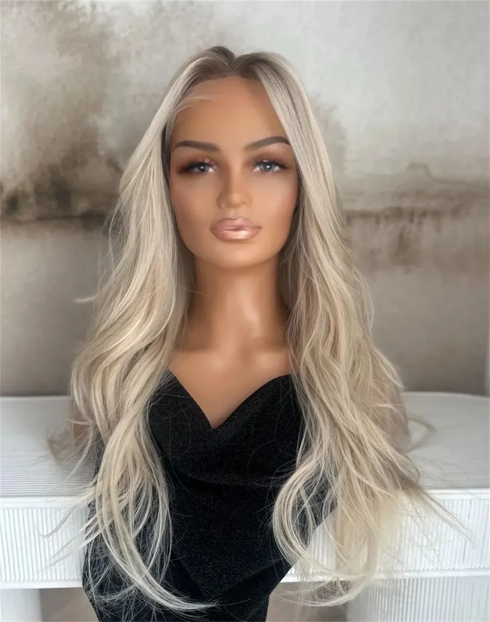 

Светлый многослойный волнистый парик спереди, 26 дюймов, термостойкие синтетические волосы, легкий уход за естественным видам и ощущением корней пепла, расплавленные