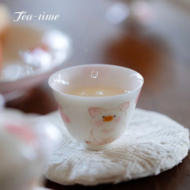 الإبداعية رسمت باليد فنجان الشاي لطيف خنزير فنجان شاي عالية أقدام أكواب سيراميك الصينية الخزف جينغدتشن كوب هدية وعاء شاي فريد هدية