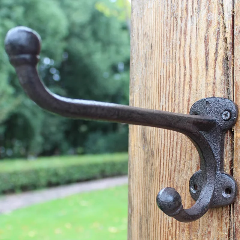 

Elegant European Vintage Cast Iron Wall Hook - Perfect for Dressing Rooms and Bathrooms