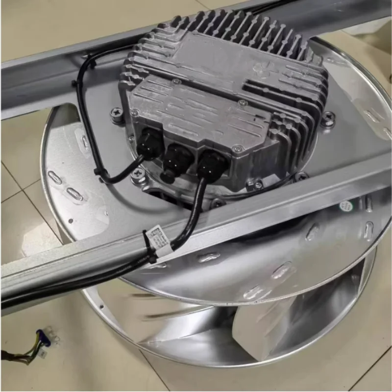 

Новые оригинальные центробежные вентиляторы SC500F5-150-000-101 SC355F5-AKT-00-001 SC310E5-AGT-04-005 SC225F2-055-000 SC500F5-AKT-00