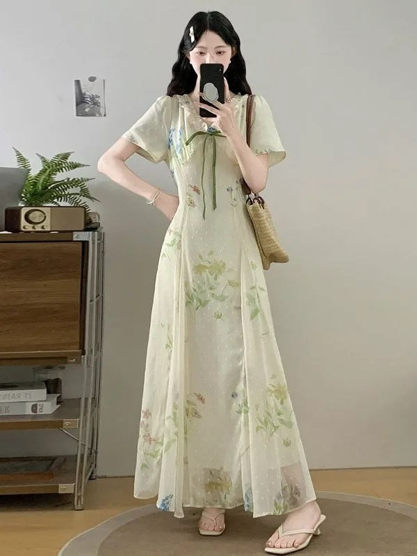 

Новое летнее женское платье больших размеров с нежным цветочным принтом, V-образным вырезом, поясом, омолаживающее, с эффектом утяжки талии, А-силуэт, длинное