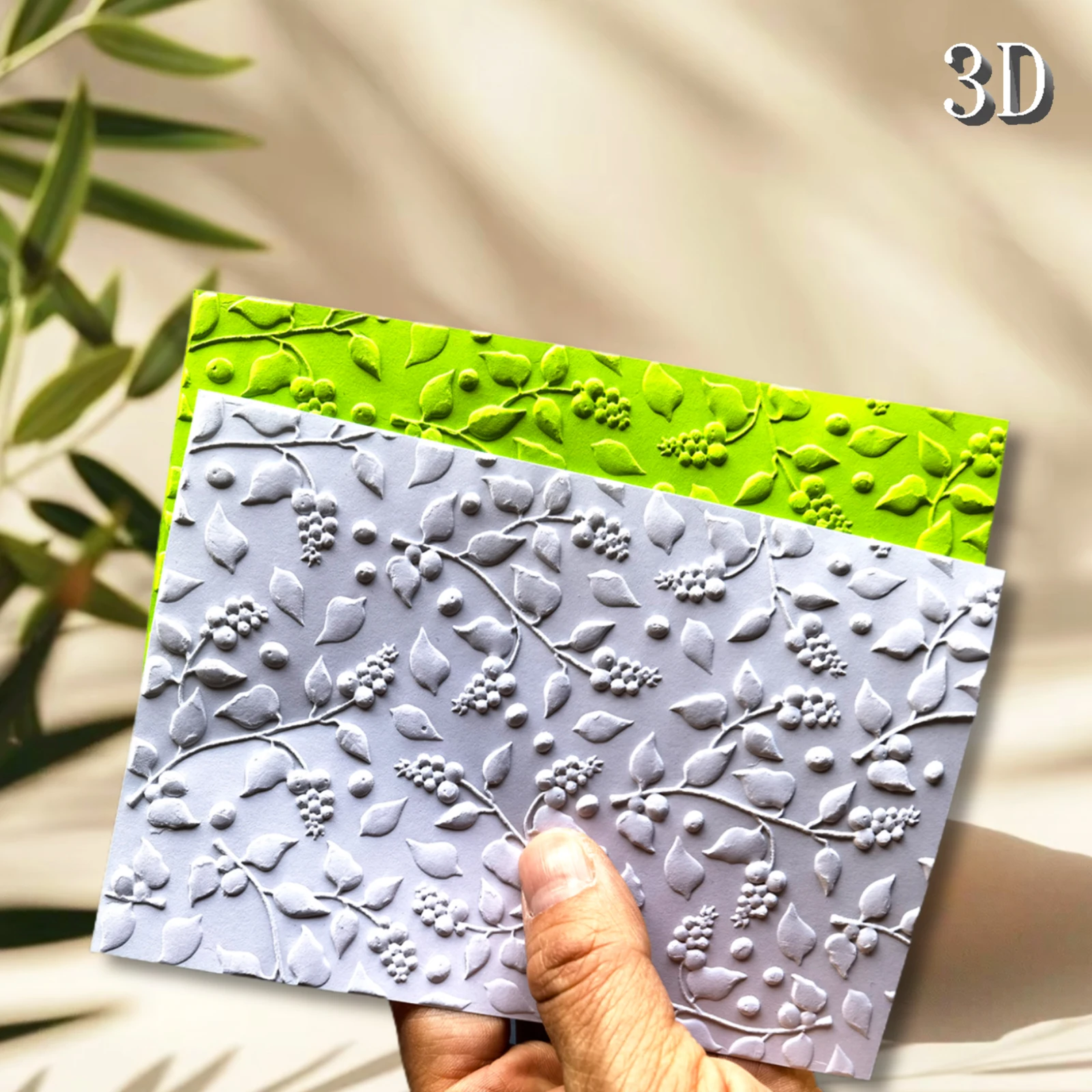 Exquisiter 3D-geprägter Ordner mit Blatt- und Obstdekorstruktur – Weiß, Texturmuster-Hintergrund, geeignet für DIY-Sammelalben