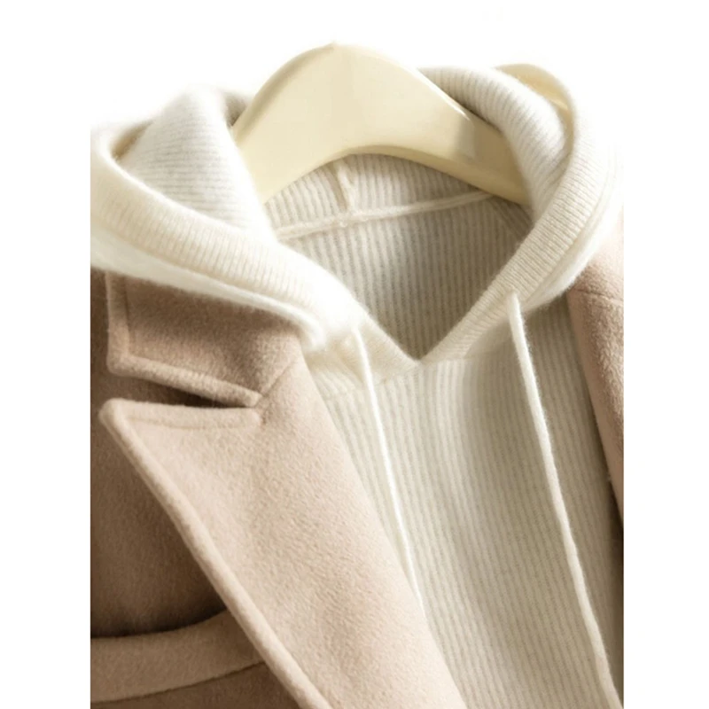 

In autumn and winter, white hooded pullover sweater woman wears a sweater outside loosely, with a bottom and a top inside.