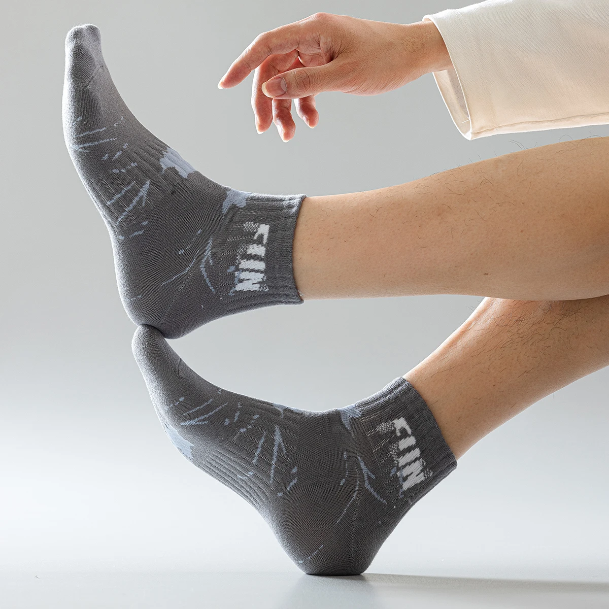 3 paia Tie Dye Effect FUN Letter Outdoor Bicycle Cotton Short Funny Fitness Home Rock calze femminili edizione speciale traspirante