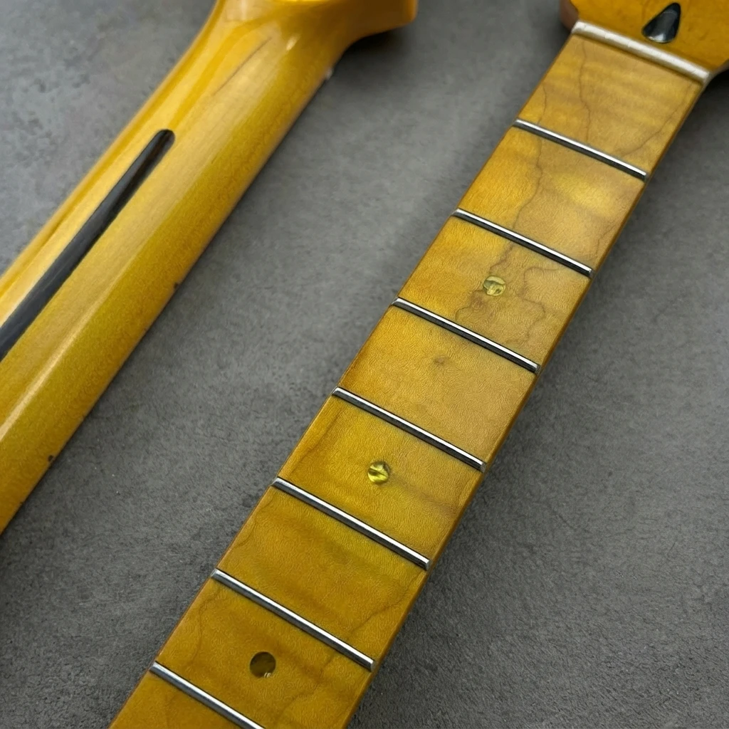 Light Yellow ST Guitar Neck, Light Fretboard, Gloss Finish, 22 Frets, Standard Radius, 648mm Scale, 56mm Heel Truss Rod Part