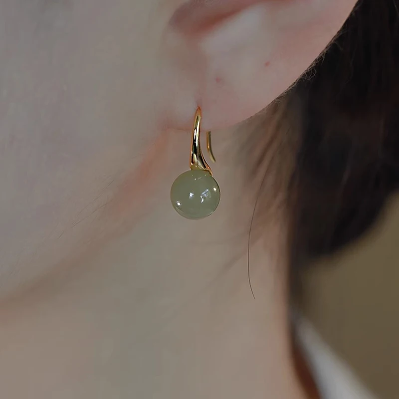 

*925 Silver Needle with Love Pearl Earrings Hanging Behind, Light Luxury and Unique Design, High Sense