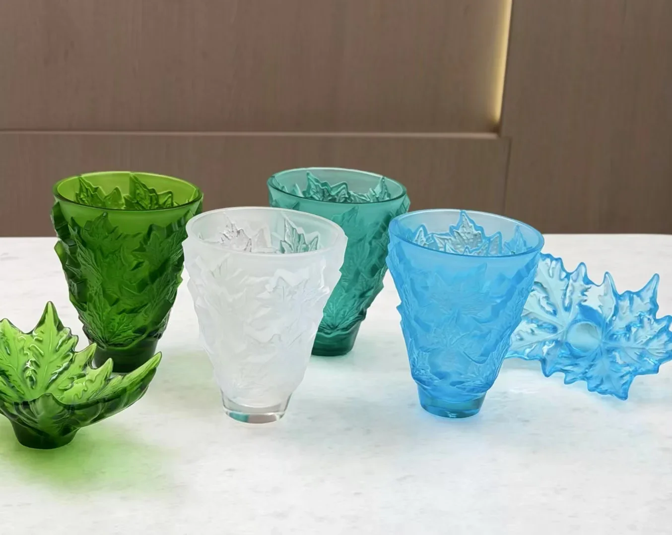 18.5x14x6cm Maple Leaf Embossed Vases Crystal Glass Frosted Vase