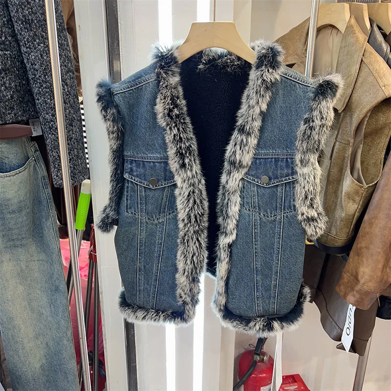 

2023 Autumn New Style Furry Coat Streetwear Fox Raw Edges Real Fur Design Washed And Worn Denim Vest Jacket For Women's Clothing