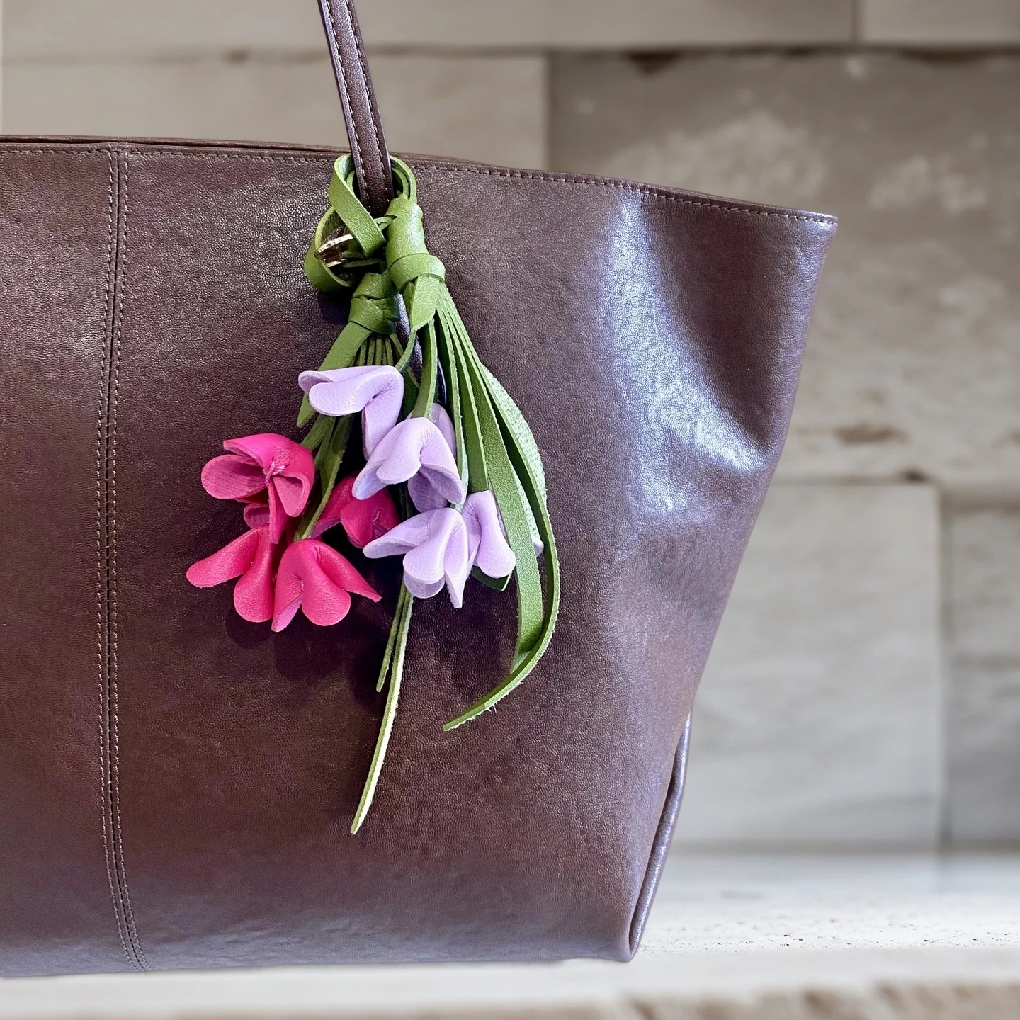 6-Color Handmade PU Leather Osmanthus Floral Bag Charm, Realistic Flower Keychain & Purse Decor, Handcrafted Floral Pendant