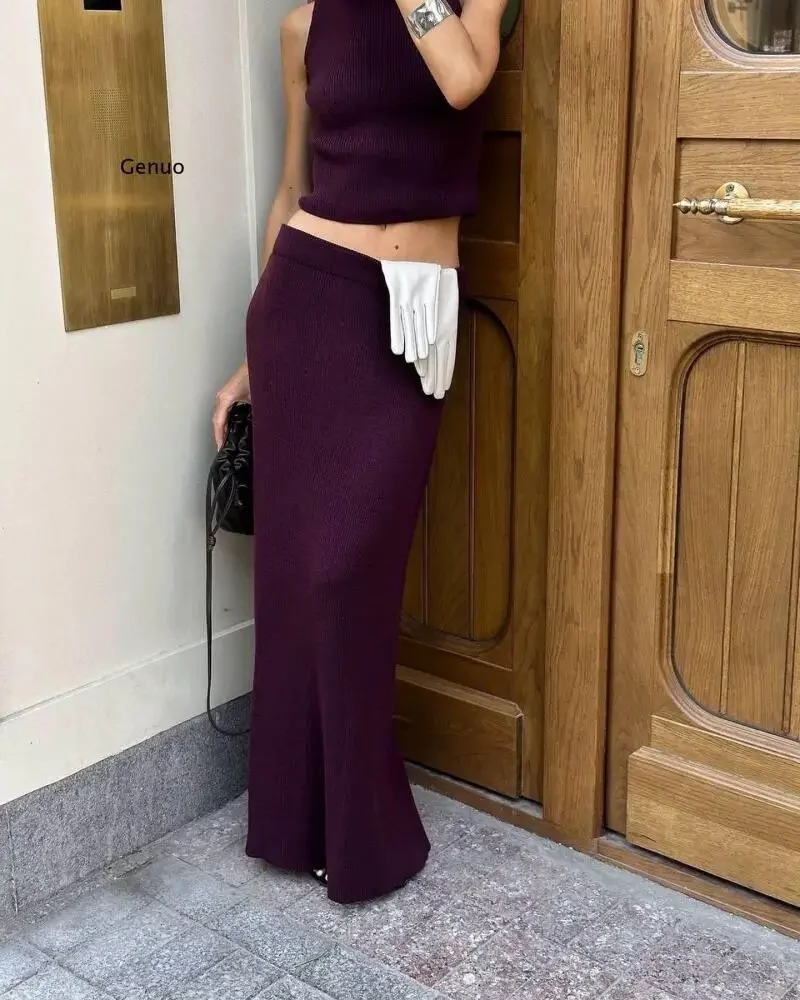 Set Pakaian Wanita Leher Tinggi & Skirt Midi - usage example