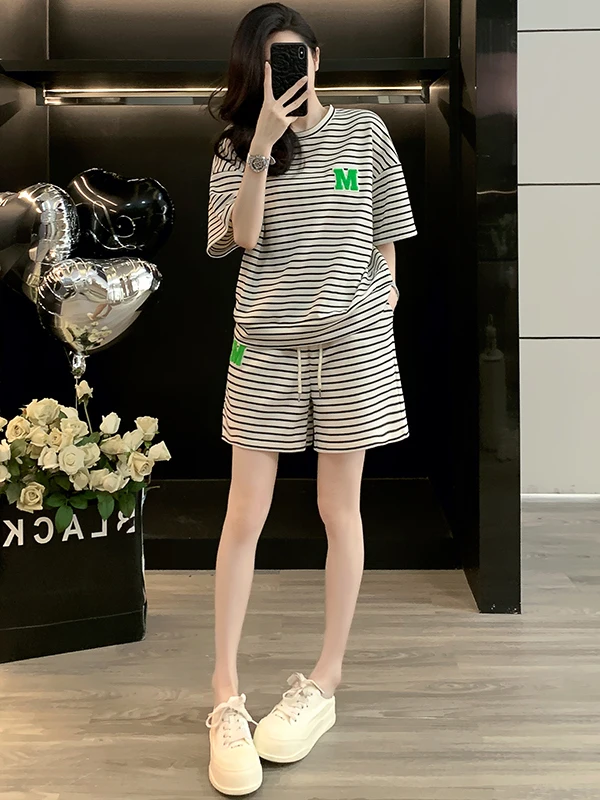 

Comfortable Lazy Style Sportswear Set Women's Fashionable Youthful Striped Short Sleeve T-Shirt Shorts Two-Piece Set Summer 2026