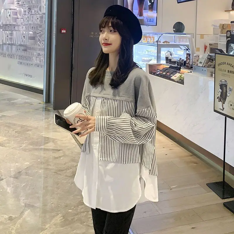 Fashion O-Neck Spliced Loose Striped Fake Two Piece Blouse Female Clothing 2023 Autumn Winter New Casual Tops All-match Shirt