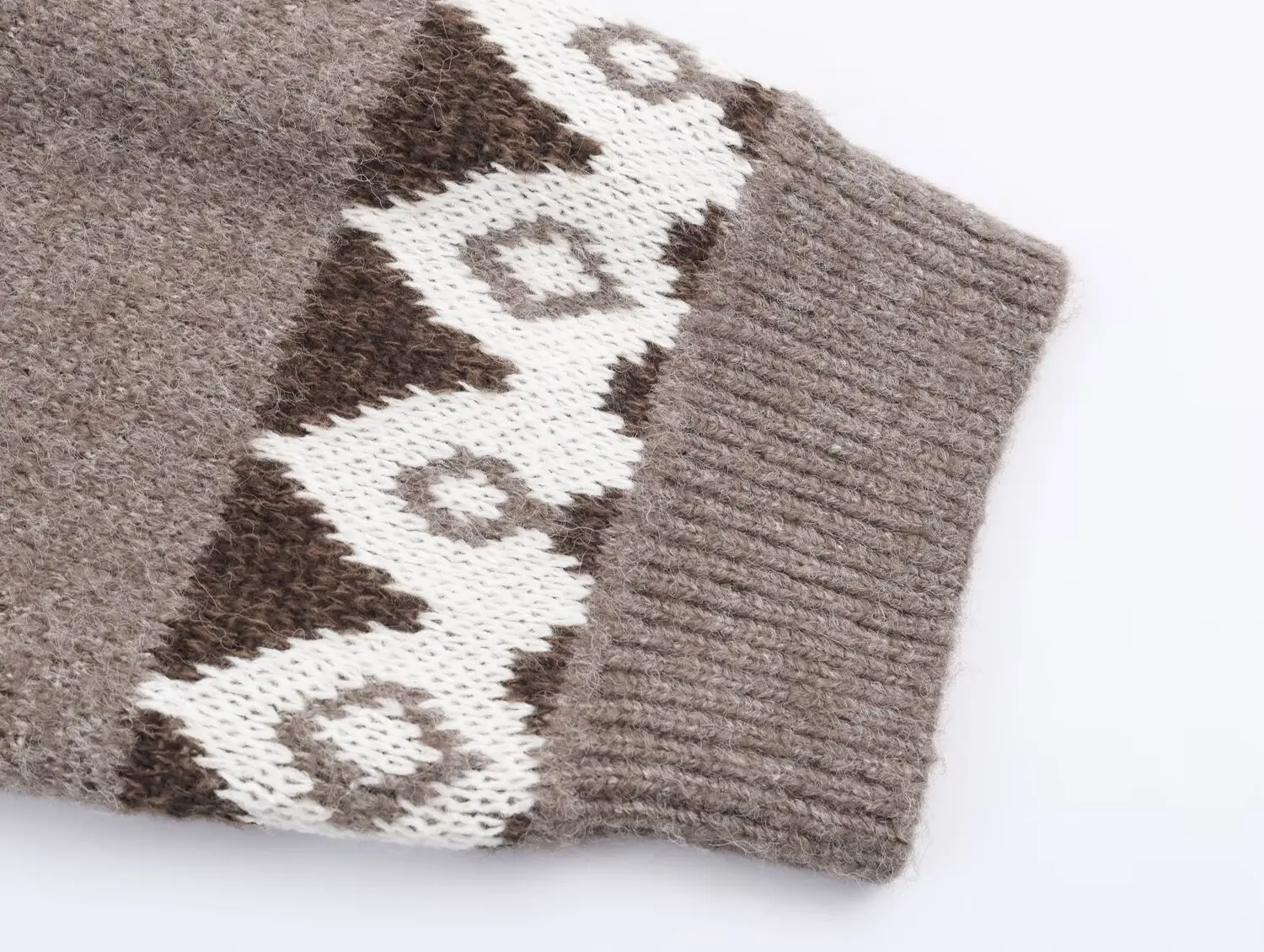 2025, neue Damenbekleidung, europäischer und amerikanischer Stil, modische Jacquard-Strickjacke mit V-Ausschnitt, gebürstetem Farbeffekt