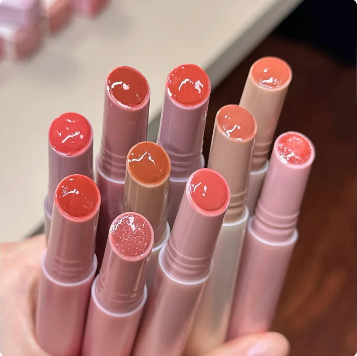 Joocyee بلسم ذوبان لامع يدوم طويلاً ملمع شفاه صلب أحمر شفاه روج طويل الأمد ملمع شفاه طبيعي عاري اللون أحمر شفاه مكياج