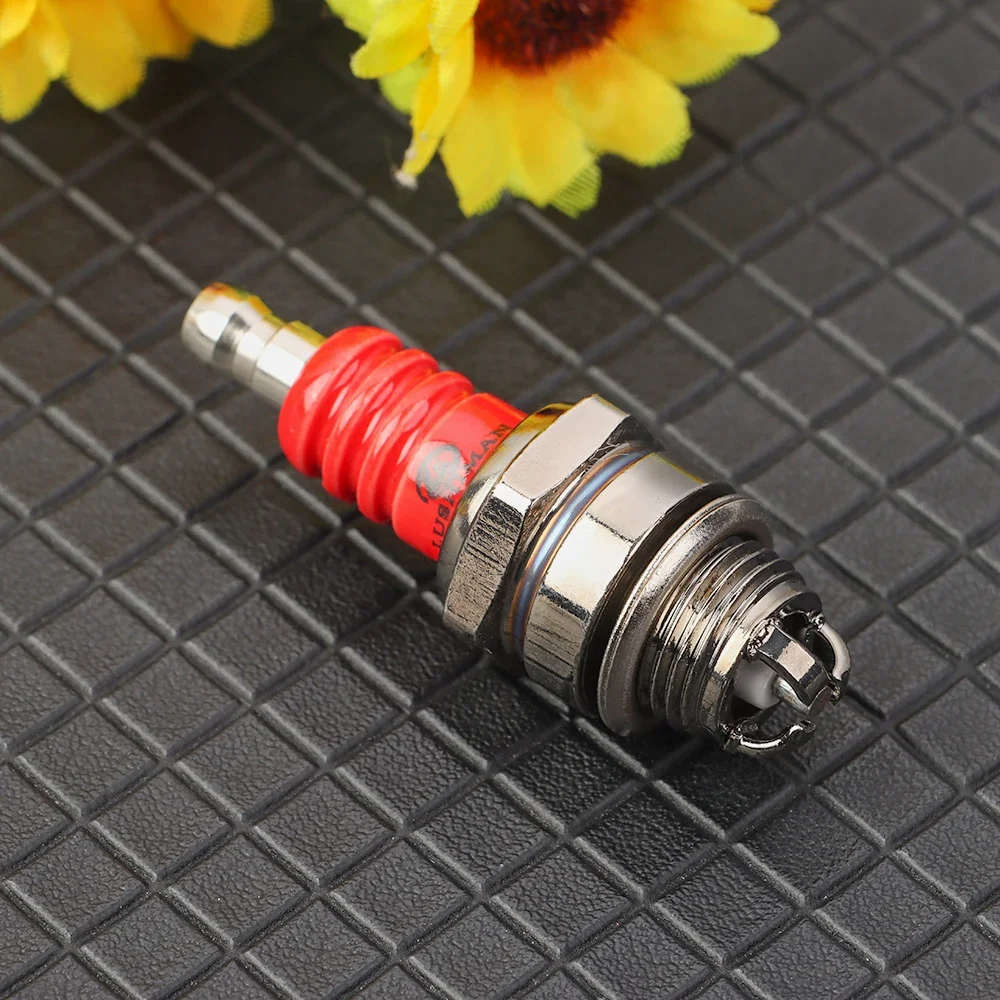 Three-sided Pole Plug L7T 2 Stroke Gasoline Chainsaw and Brush Cutter Engine Ignition Electrode Auto Parts
