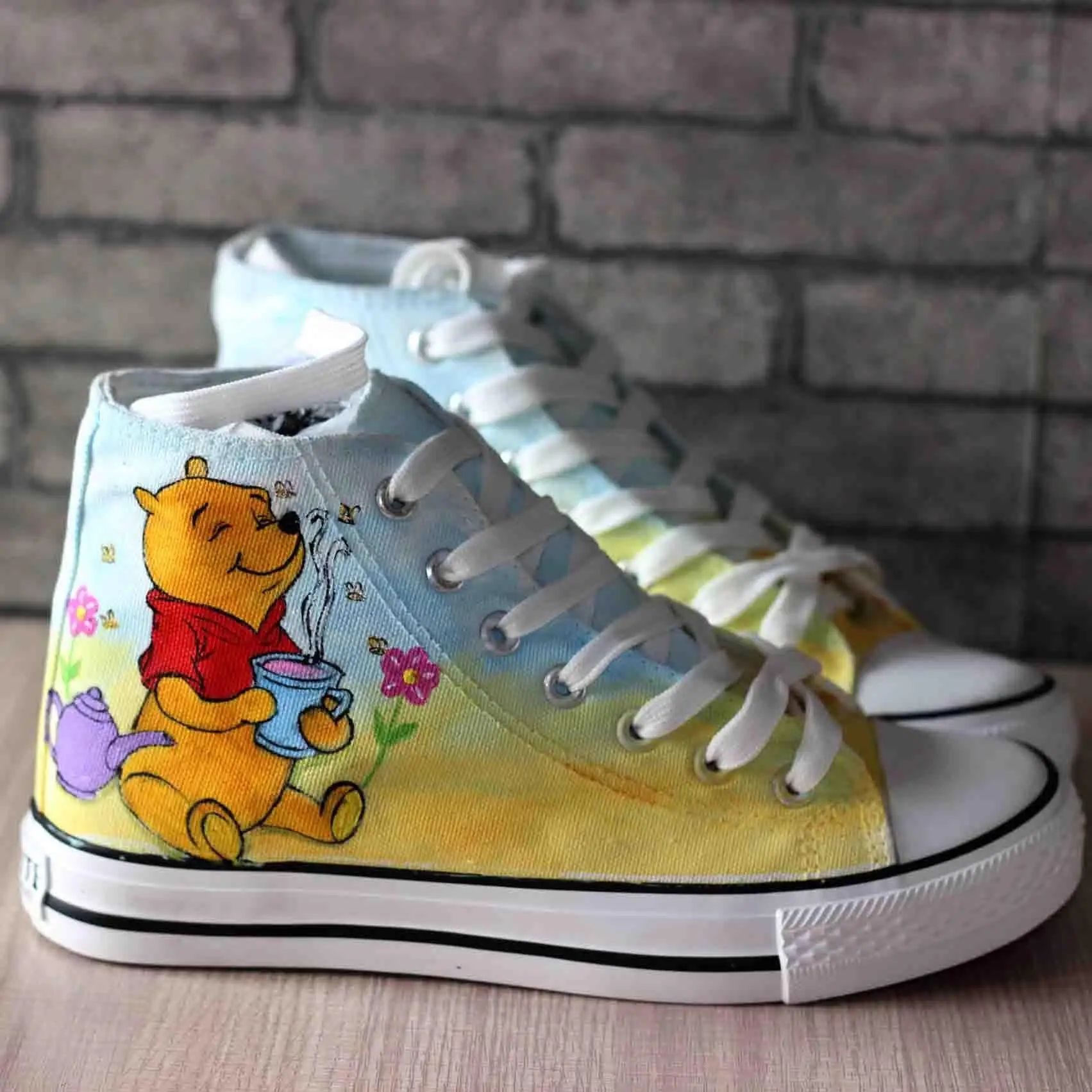 Disney Winnie The Pooh High-top Canvas Shoes Spring and Autumn Fashion Cute Cartoon Piglet Sports Casual Shoes Unisex