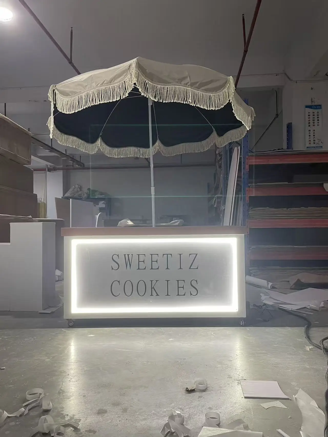 2026 New Design Birthday Party Ceremony Decoration Candy Cart with Wheels Foldable Dessert Cart Display With Wheels and Umbrella