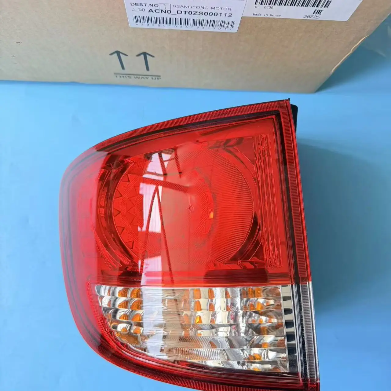 Lámpara trasera exterior original izquierda 8360109050 derecha 8360209050 para Ssangyong Kyron 2007-2014