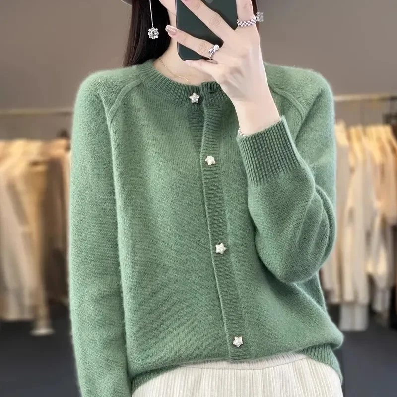 

Pop 2025Knitted Sweater New Autumn/Winter Cardigan Short Jacket Loose Top Women's Lazy Style Round Neck Star Button Knitted Swe