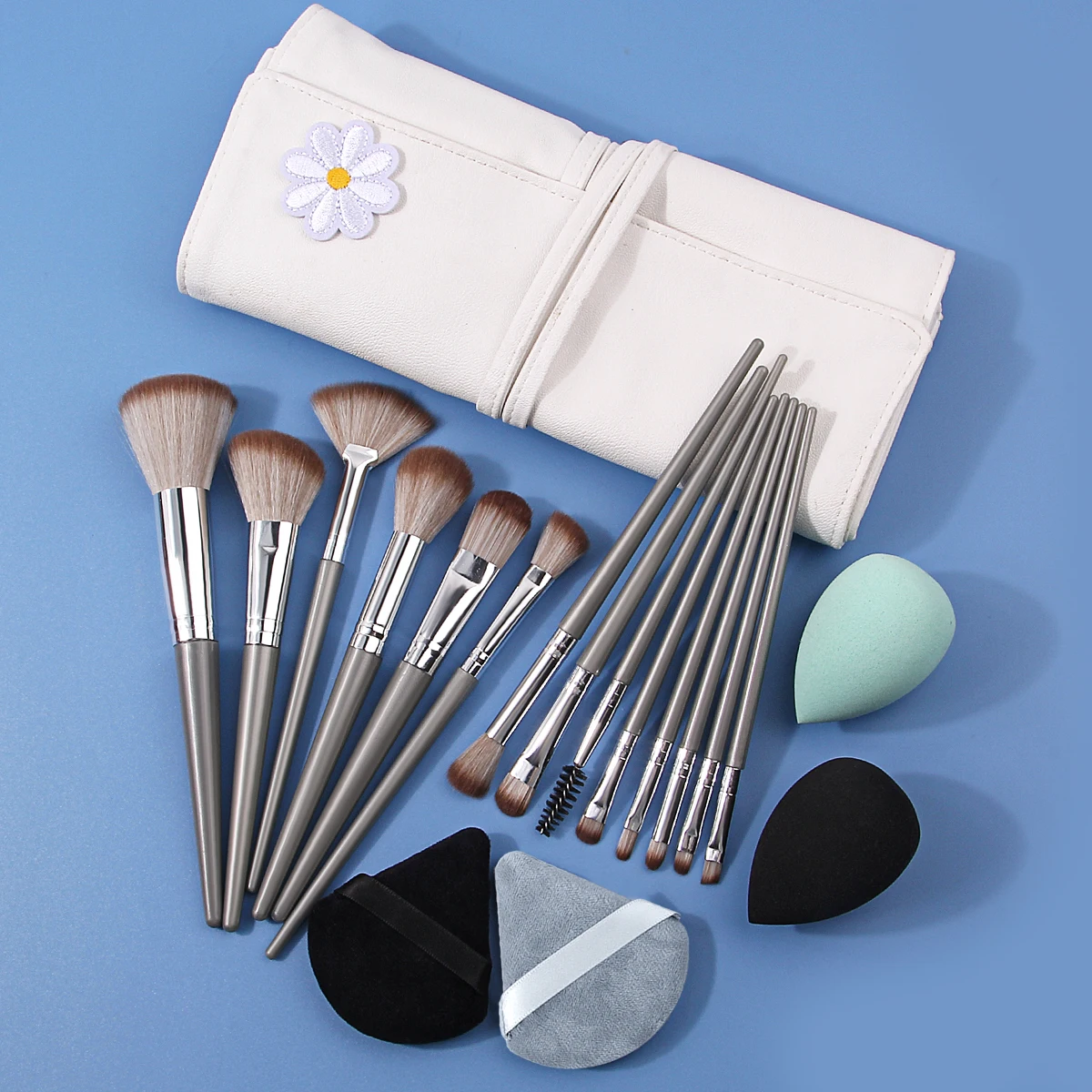 Ensemble de pinceaux de maquillage professionnels 19 pièces: pinceau de maquillage facial multifonctionnel + bouffée de poudre d'éponge de maquillage + sac de sangle de pinceau de maquillage