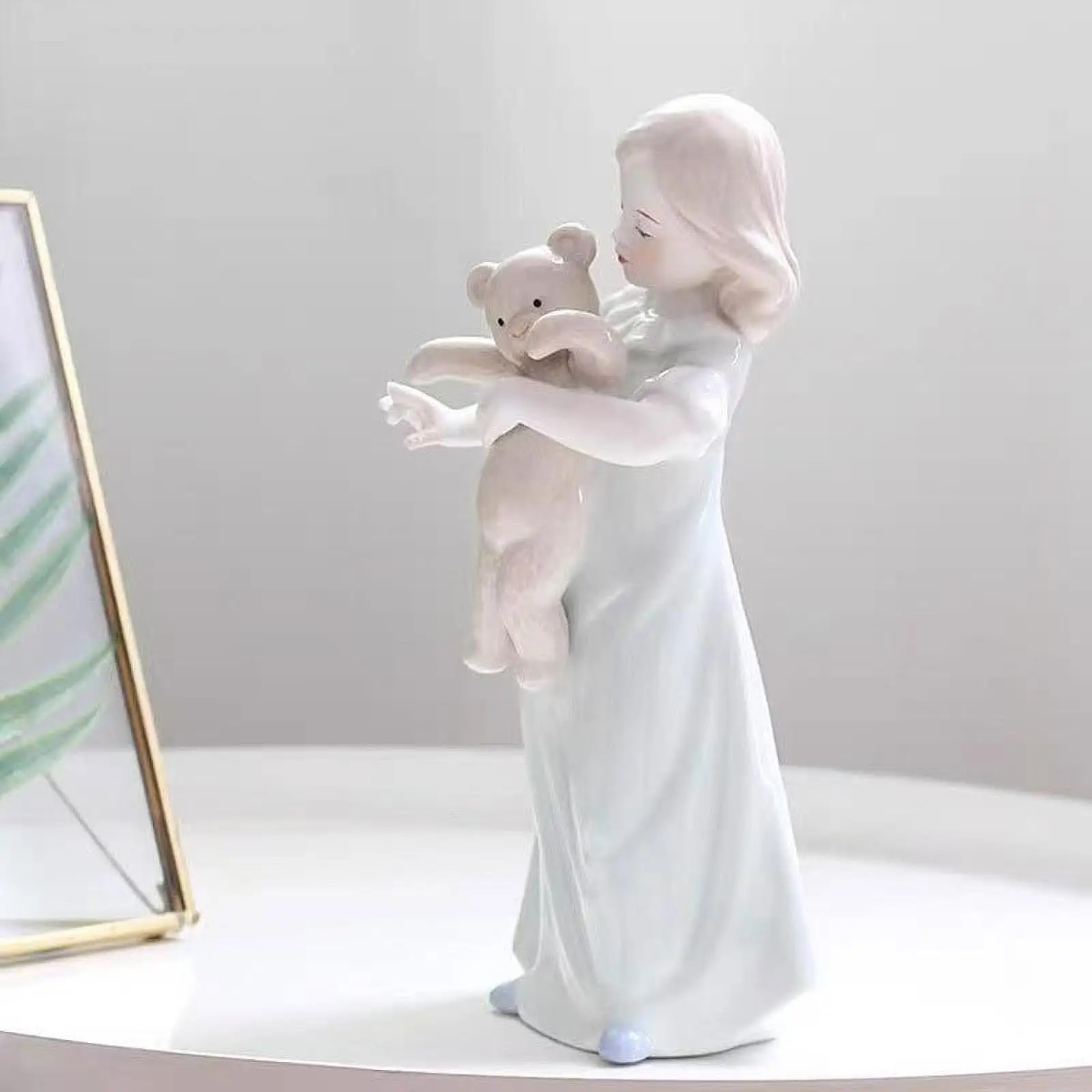 

Girl Statue Ceramic Collectible Character Art Crafts Figure Sculpture for Bedroom Dining Table Table Centerpiece Desk Bookshelf