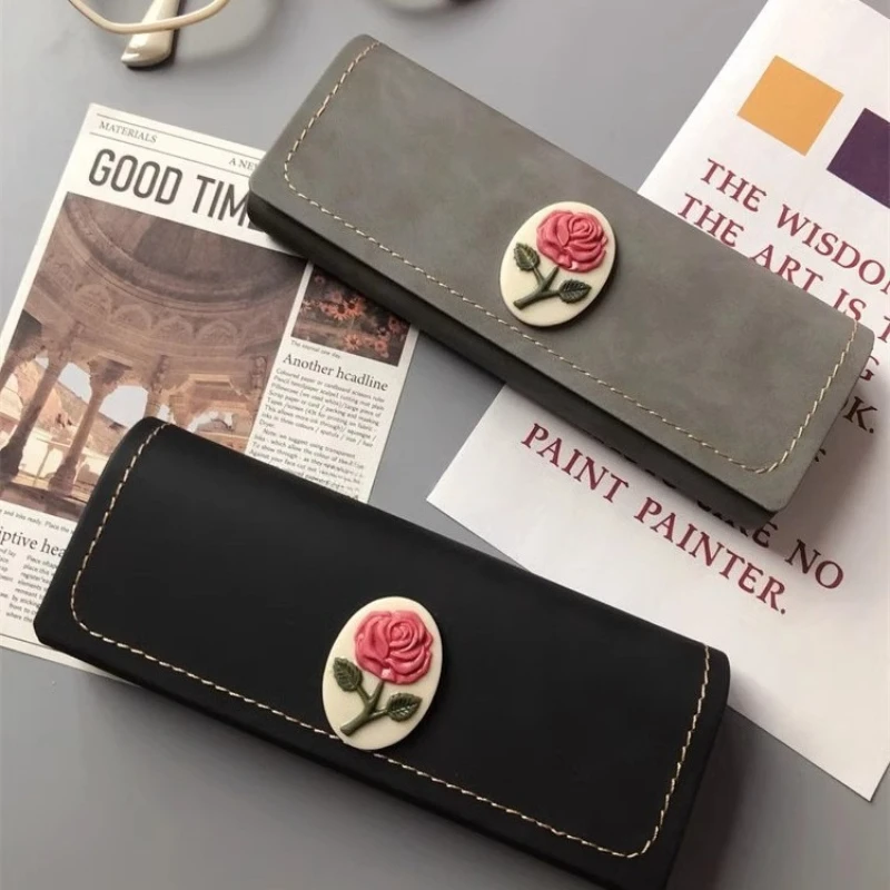 

Retro Eyeglasses Cases for Women Magnetic Button Thick PU Protective Case Outdoor Sunglasses Holder