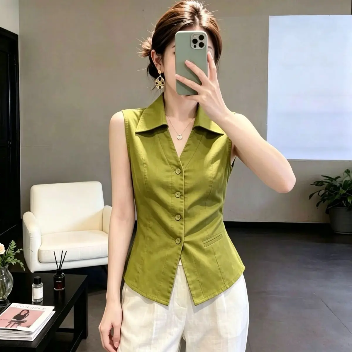 Elegant Summer Women's Shirt Stand Collar Slim Fit Sleeveless Fashionable Waist-Cinching Top Ladylike Design Sensation