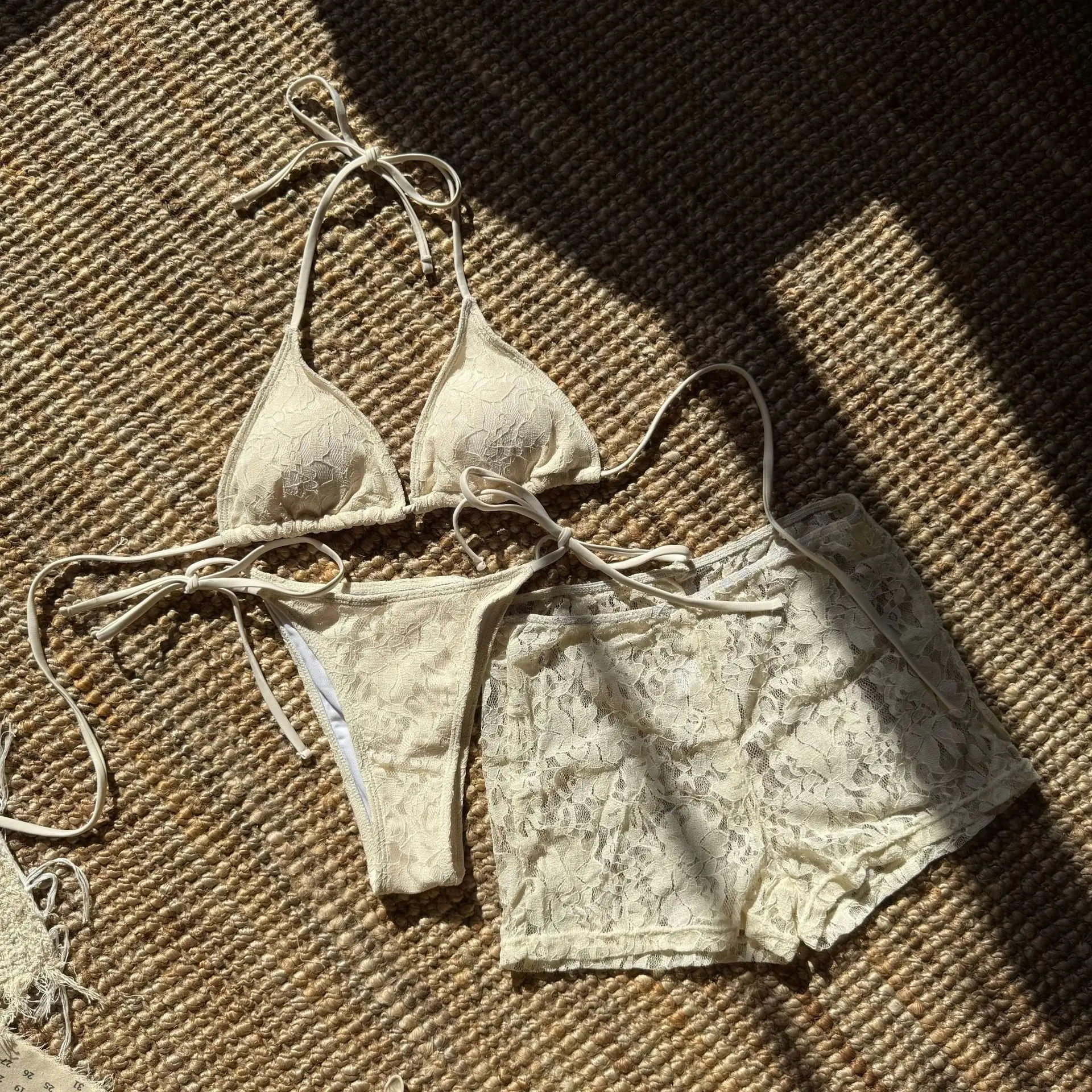 2025 Nuovi set bikini sexy in pizzo da donna, costume da bagno a vita alta, costumi da bagno con fasciatura con lacci, costumi da bagno da donna,