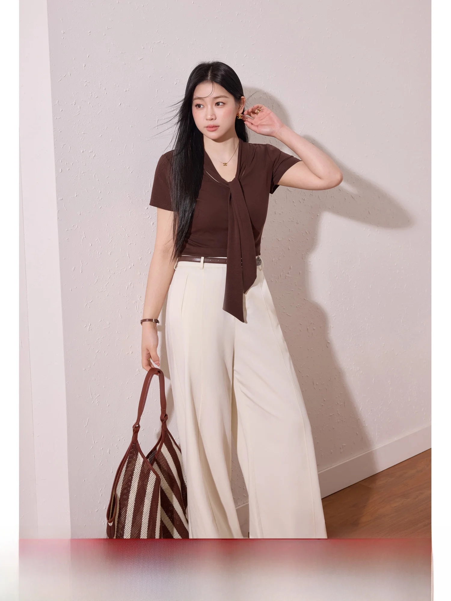 

Blue Language plus Size Women's Faionable Retro T-irt Silk Breathable Straight Leg Pants Summer Two-Piece Set Commute