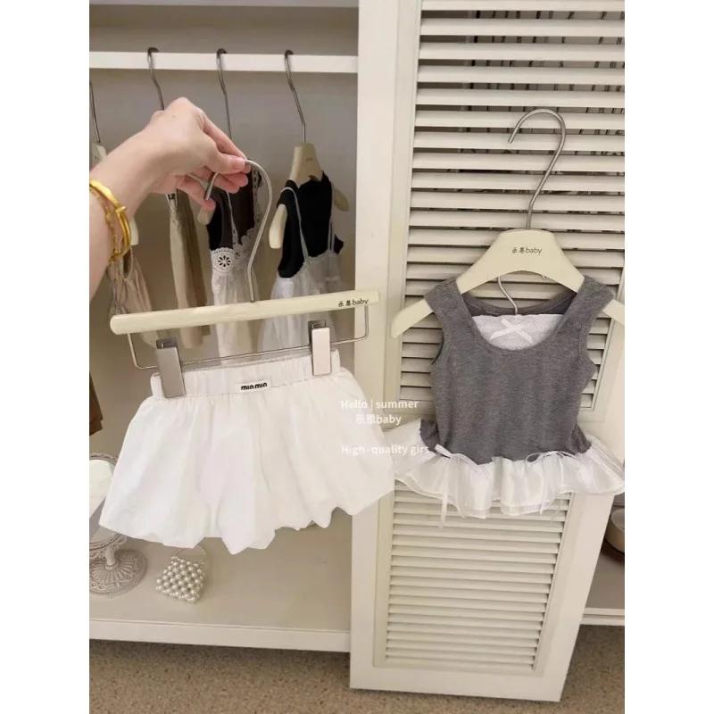 

Children's Summer Outfit for Girls Baby Bowknot Lace Patchwork Vest and Floral Shorts Stylish Two-Piece Set