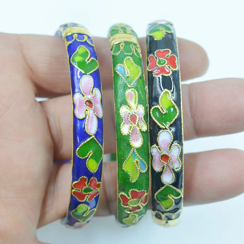 

Трехцветный металлический браслет с цветочным узором, красивые браслеты с цветочным декором!