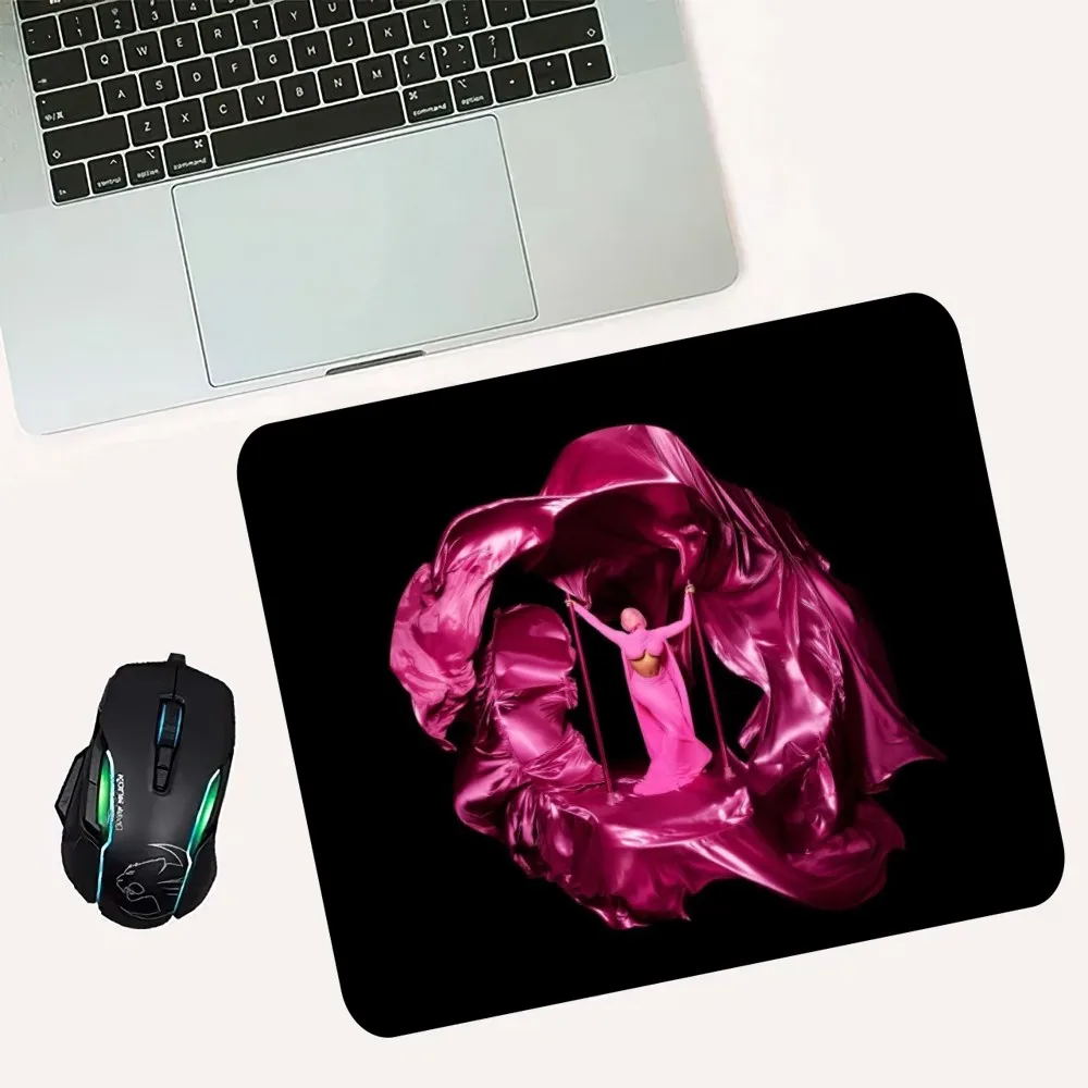 rapper N-Nicki Minaj Mousepad Computer Laptop Gamer Pad PC Gaming Accessories Desk Mats