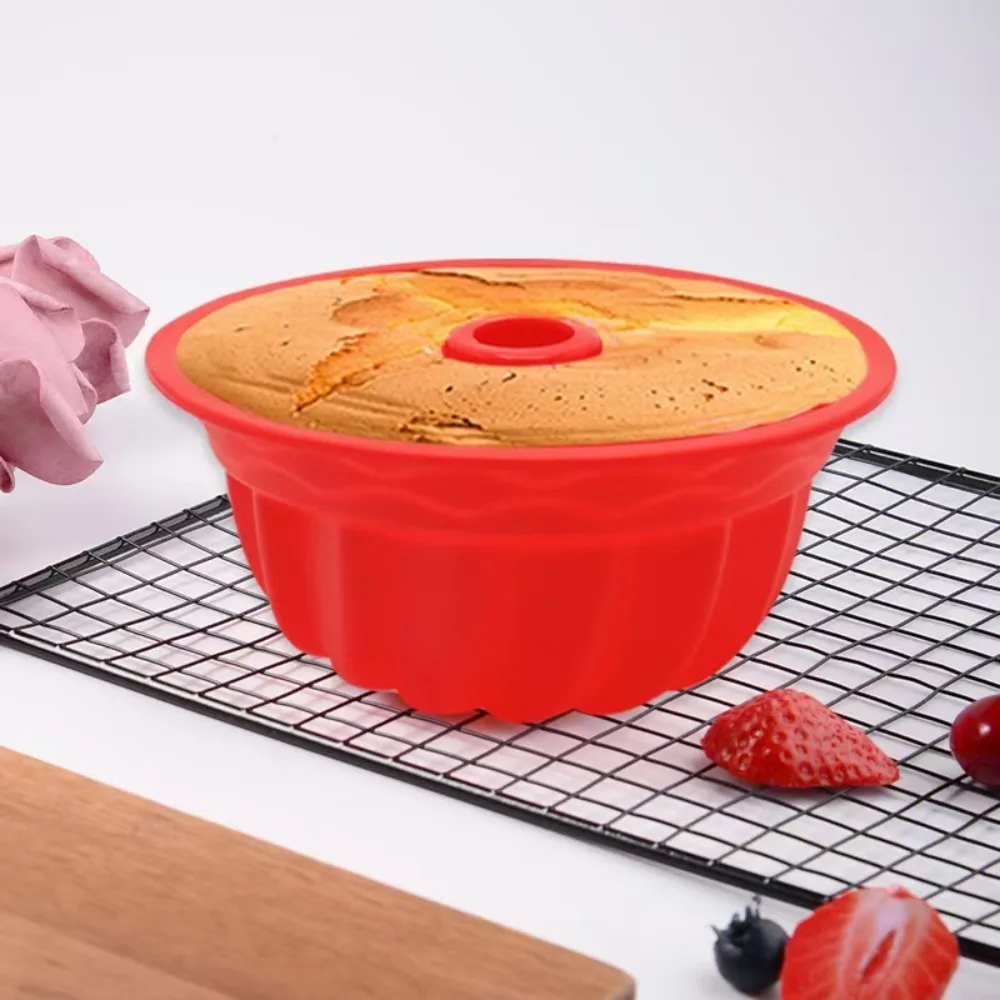 

Silicone corrugated cake pan, round cake mold, non-stick cake pan, suitable for making jelly, gelatin, bread, 9.45 inch.