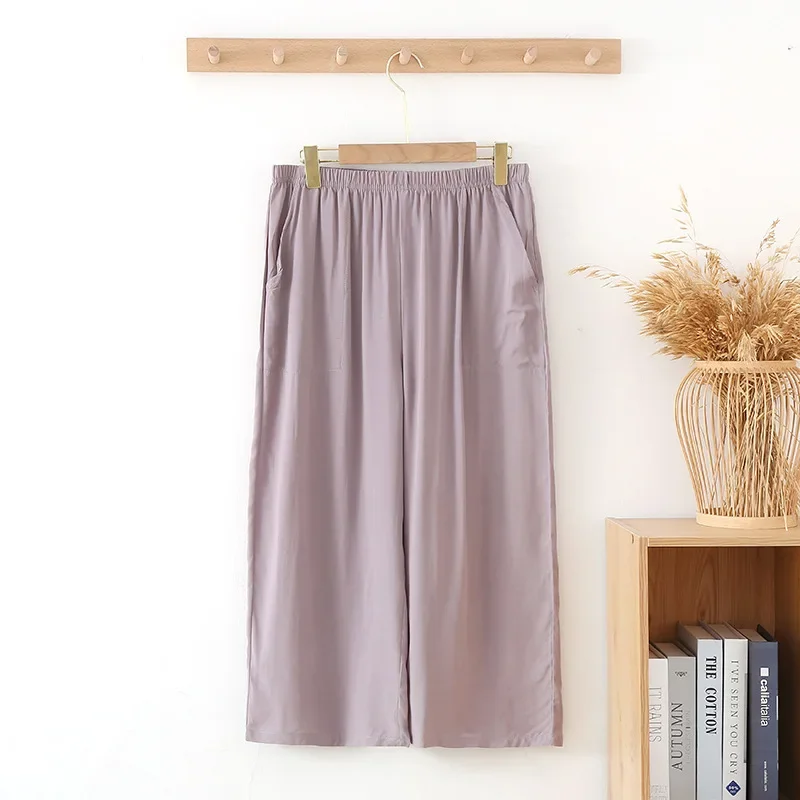 Khaki (capris)
