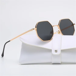 Gafas de sol cuadradas Retro para hombre y mujer, lentes de sol con montura pequeña, polígonos de lujo, a la moda, para conducir al aire libre, 2023