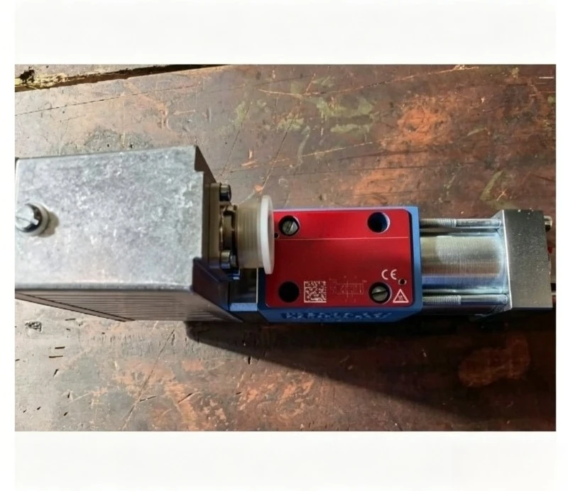 High Precision Electro‑Hydraulic Servo Valve D663‑313B   For Precision Hydraulic System Control