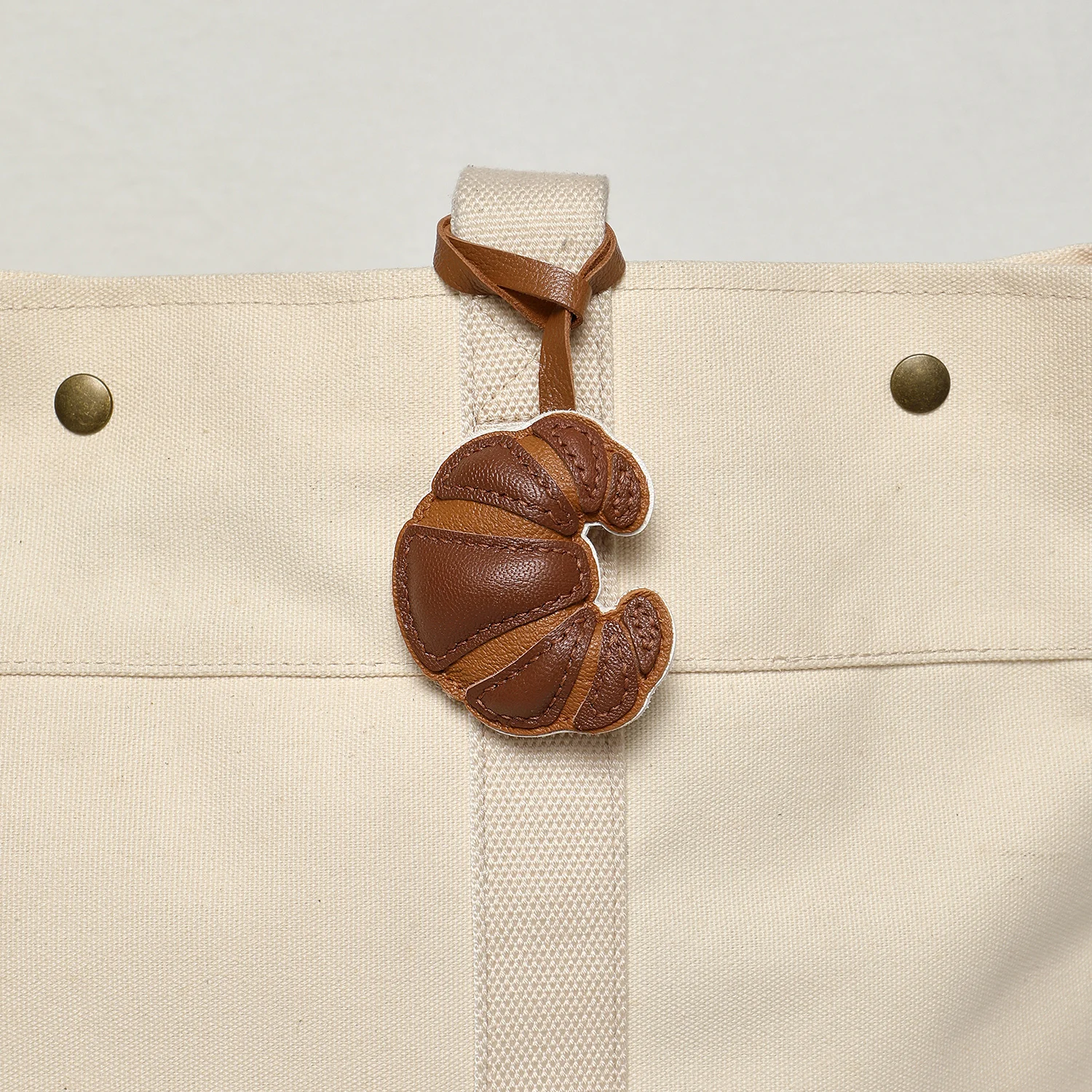 Handgemachte Schaffell Croissant Echtleder Tasche Charm Schlüsselanhänger Kawaii Tier Tasche Rucksack Charms Paar Freund Schmuck Geschenk – Detail 2