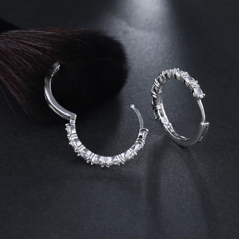 2018 Fashion Green Cubic Zirconia Hoop Earrings For Party Women Round Circle Hoops Fashion Jewelry AE463