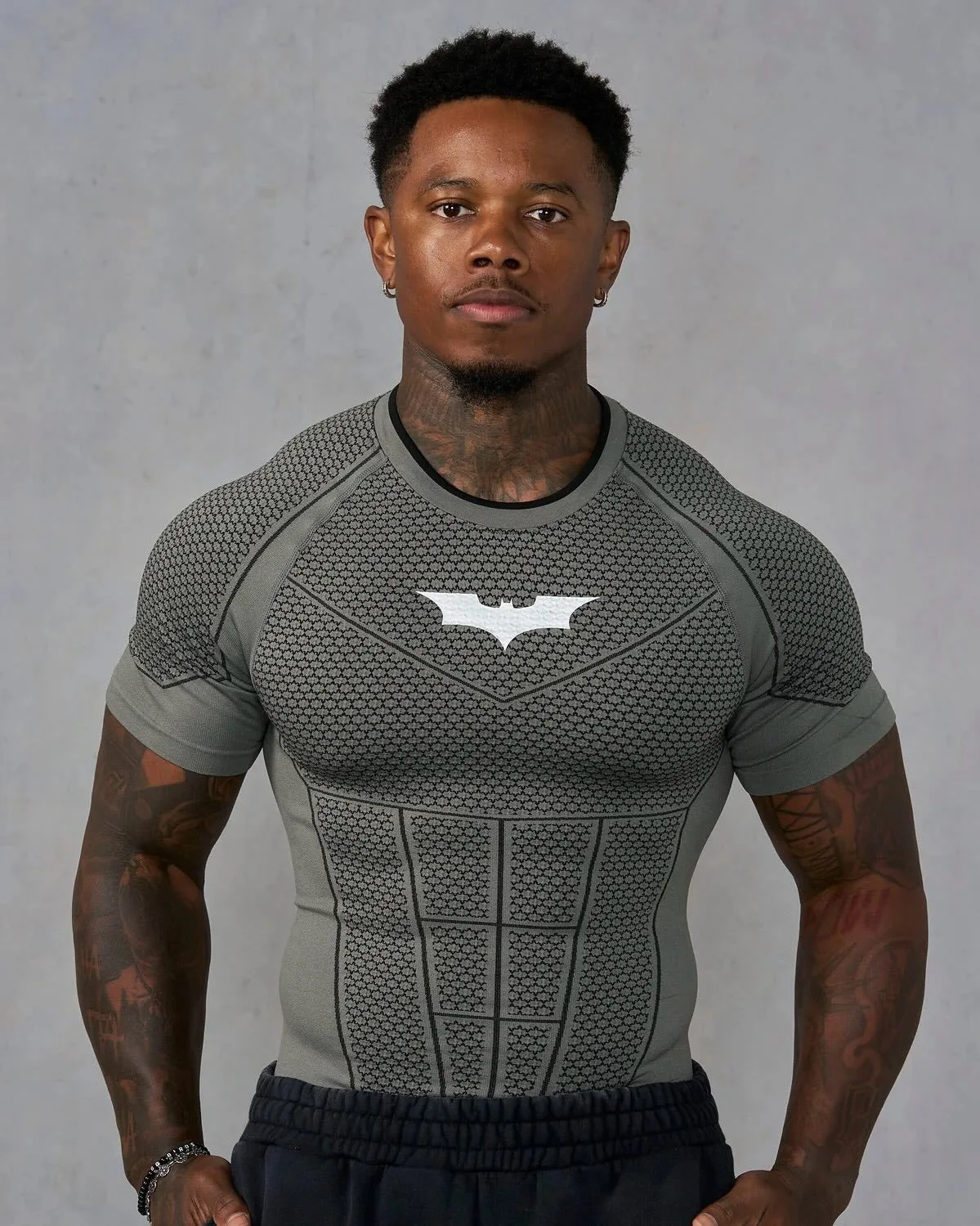 2026 Sommer Herren Sport-Laufshirt Atmungsaktiv Schnelltrocknend Fledermaus-Muster Kurzarm Klassisch Trendy Street-Style